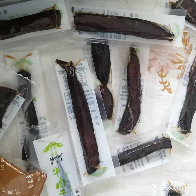 内蒙古牛肉干又叫内蒙古风干牛肉，风干牛肉干，手撕牛肉干