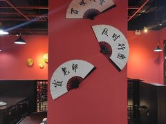 -虾弄弄海派小龙虾·牛羊蝎子火锅