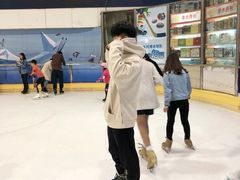 -正佳冰河湾真冰滑冰场