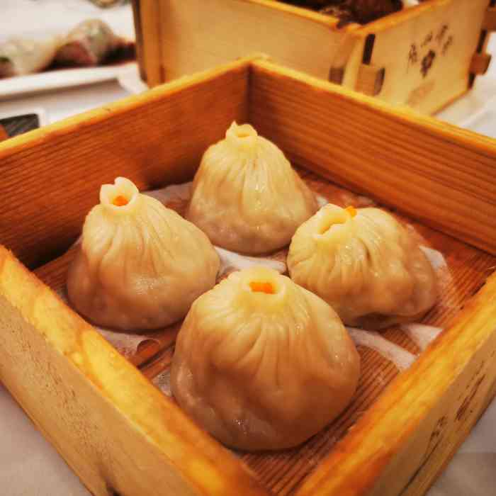 广州酒家(荔胜广场店)-"[薄荷]环境:疫情期间都要等2个钟先有.