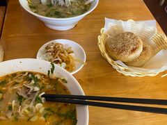 -刘记羊汤·烧饼夹肘子