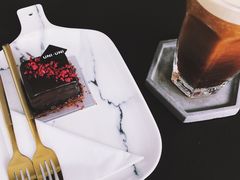 -UNI UNI(环亚凯瑟琳店)