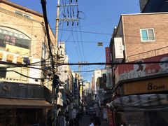 -梨大女人街