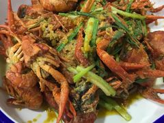 -虾弄弄海派小龙虾·牛羊蝎子火锅