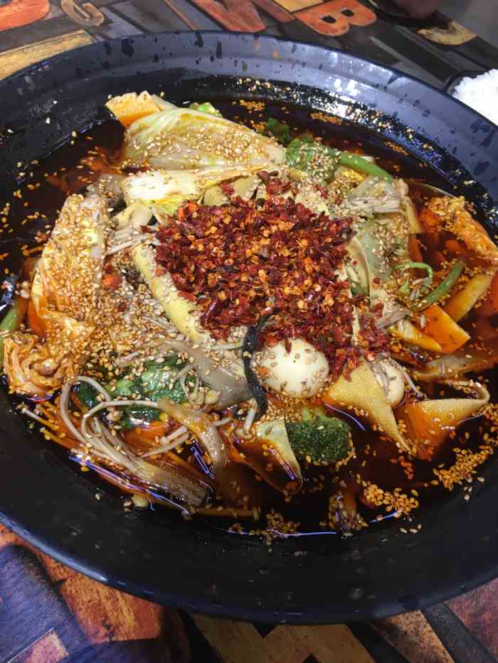 1983红汤麻辣烫-"不管什么样的季节,都喜欢吃一大锅冒菜,搭.