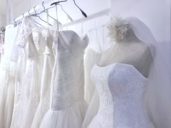 蓬蓬-Flora婚纱礼服定制租赁店