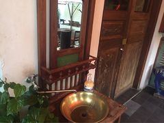 -Cuc Gach Quan Restaurant