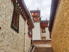 -噶丹松赞林寺