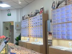 -天空之镜眼镜店蔡司依视路配镜授权零售店(望京颐堤港店)