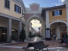 -佛罗伦萨小镇广佛名品奥特莱斯(疏港路店)