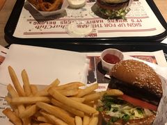 -The Habit Burger Grill 哈比特汉堡(复兴soho店)