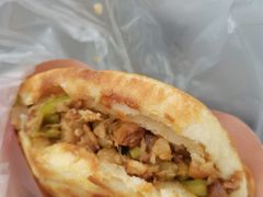 肥瘦相间肉夹馍-灵宝肉夹馍(庐山路店)