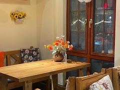 -月亮眼花园餐厅书吧酒吧