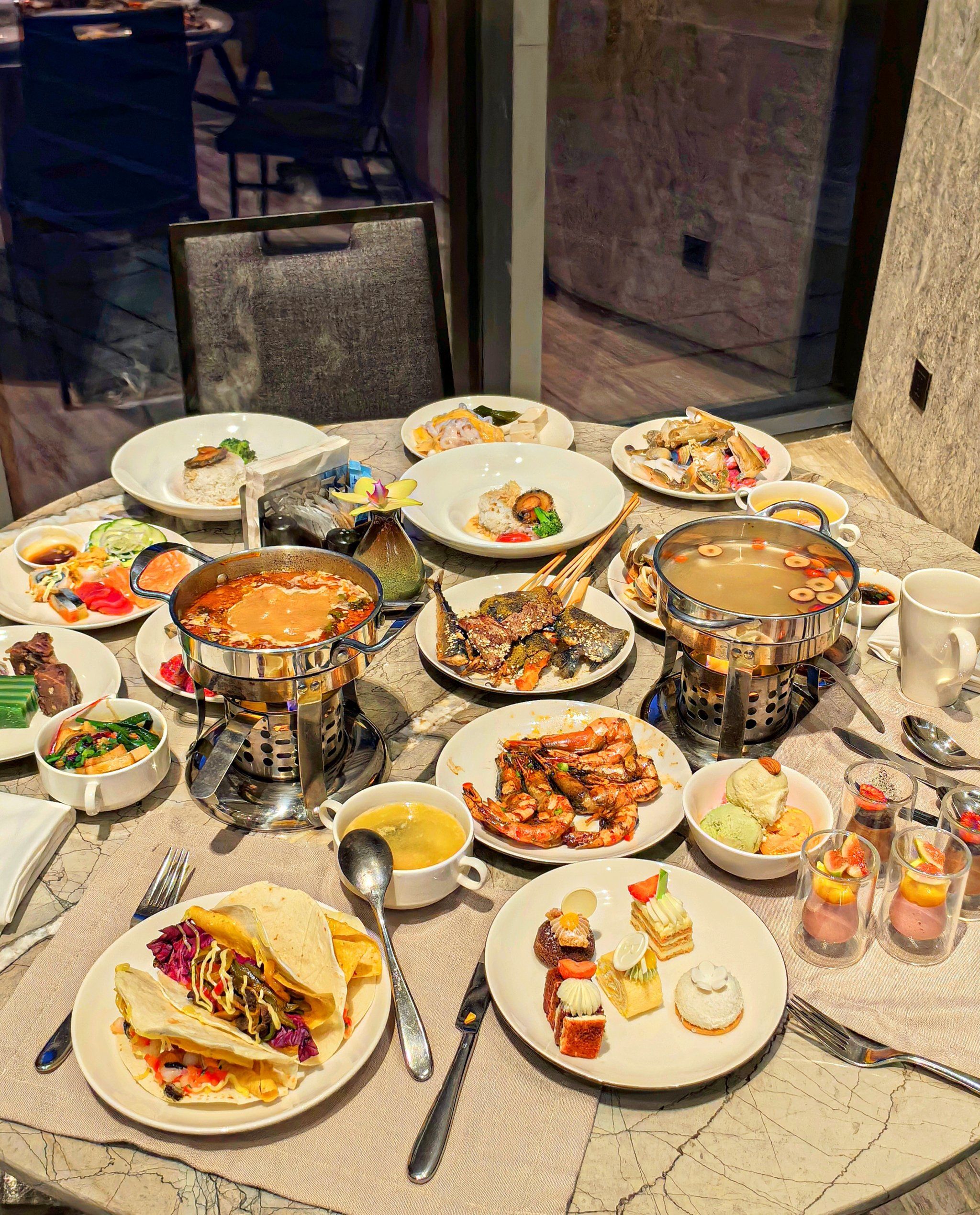 n
第一次来万丽酒店的吃自助餐,感觉用餐环境是真好,下午17