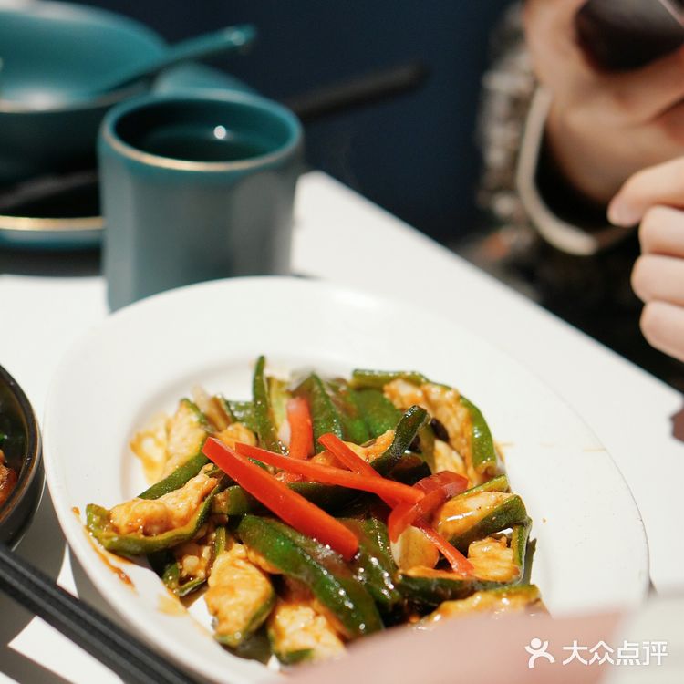 菠萝做咖喱，蟹粉配桃花❓也太会玩了