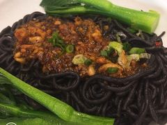肉酱伴墨汁墨鱼面-寻味顺德·珍之宝酒楼(银钻店)