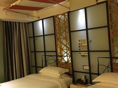 -喜鹊愉家酒店(郑州曼哈顿博览中心地铁站店)