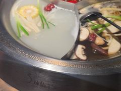 -辣伍鲜毛肚老火锅(元一店)