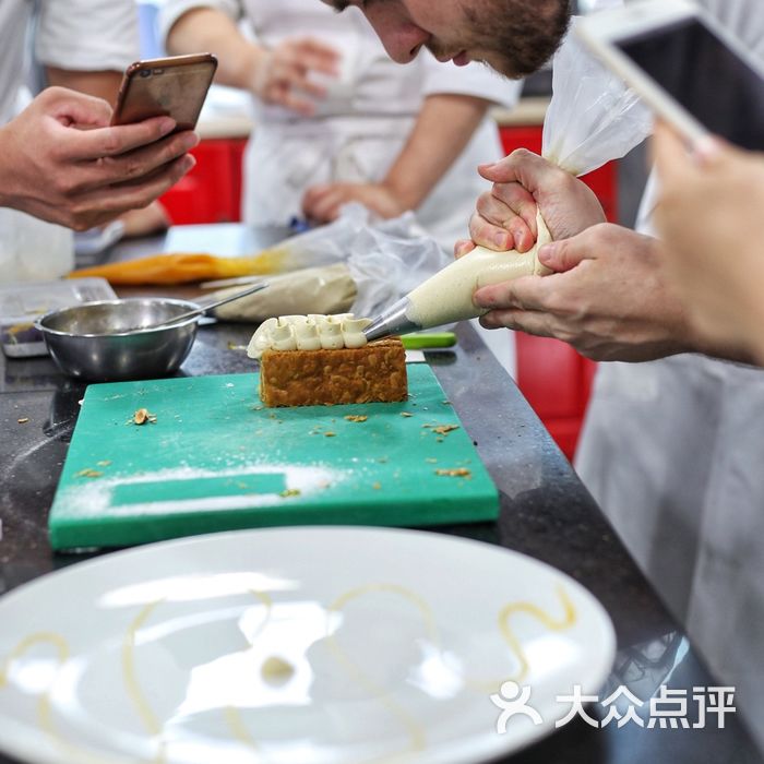 乐逢法国厨艺学院