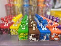 -m豆巧克力世界(上海世茂广场店)