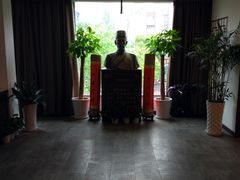 -灸春堂·艾灸·痛症·整脊连锁(之江银泰店)