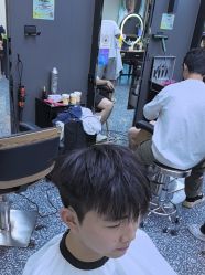 -藤野造型专业烫染接发