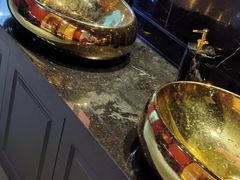 -虾弄弄海派小龙虾·牛羊蝎子火锅