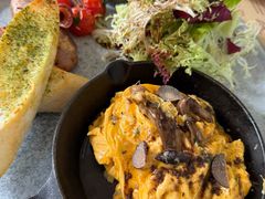 -Mark&Mars Restaurant