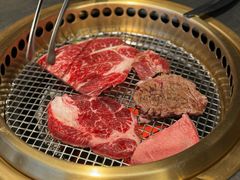 -铭牛烧肉·和牛海鲜自助(高新月牙湖店)