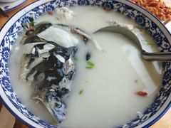 -美顺香食府鱼头老店(雪野湖店)
