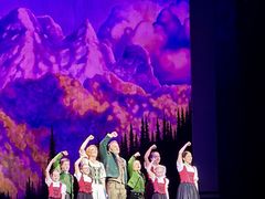 -交通银行前滩31演艺中心