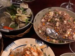 -Cuc Gach Quan Restaurant