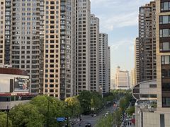 -瑞虹新天地月亮湾