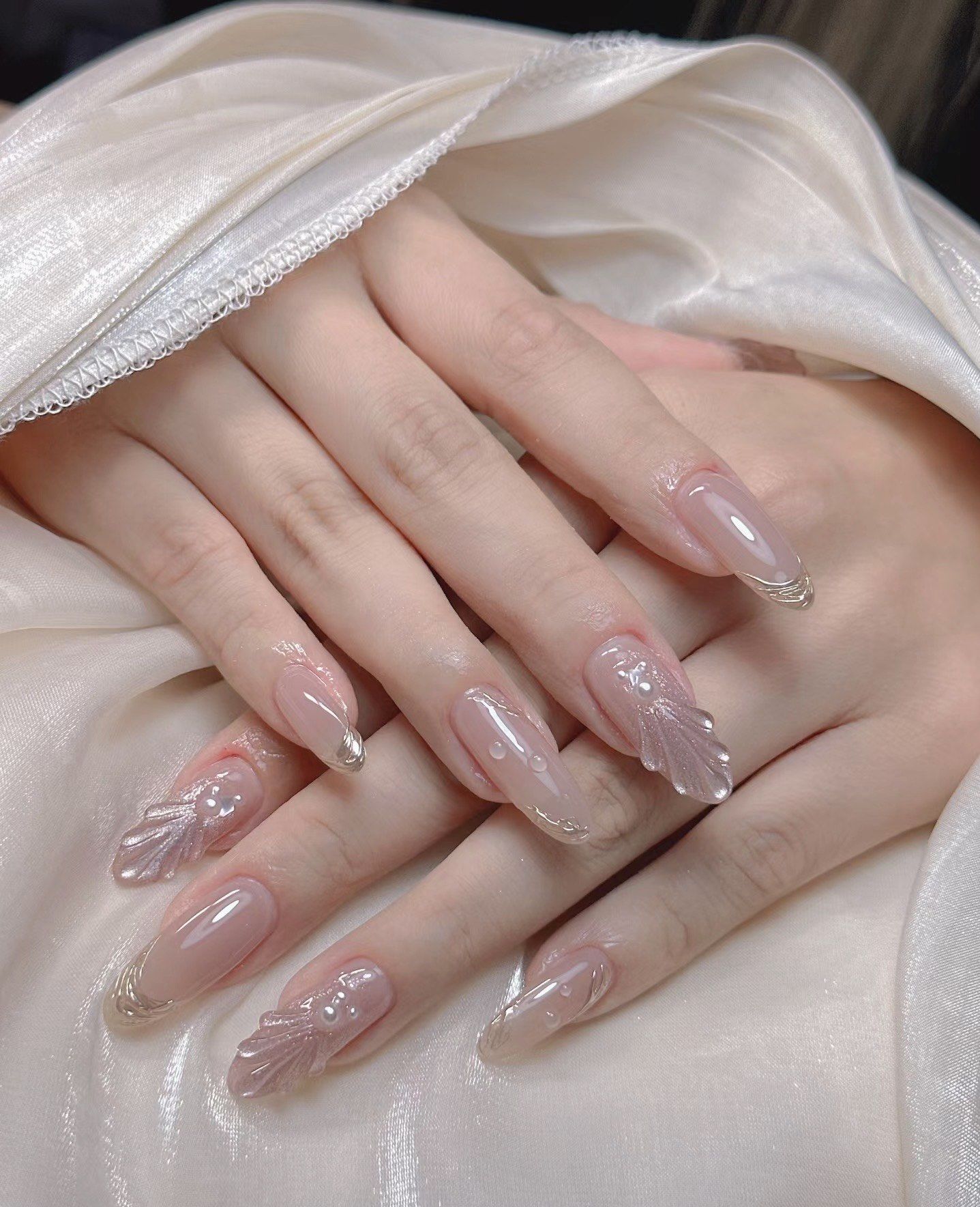 晶莹剔透的水晶甲设计