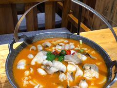 -老滇山寨•云南特色菜•地方菜•民族风情歌舞表演(金碧店)