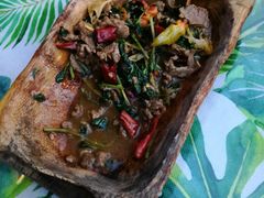 基诺茶叶炒牛肉-基诺山寨.版纳民族特色菜