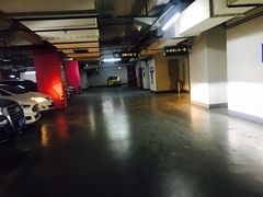 -丽丰购物中心·停车场