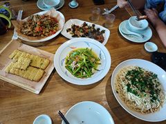 -头上红煨盐鸡·非遗院子餐厅