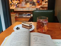 -西西弗书店&矢量咖啡(凯德晶萃广场店)