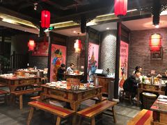 大堂-沪小二炭火蛙锅(淮海中路美食不夜城店)