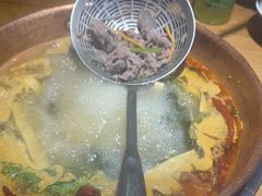 -洱火云南酸菜牛肉火锅(石景山当代商城店)