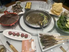 -乡土黄·鲜牛肉火锅·小龙虾(兴业街店)