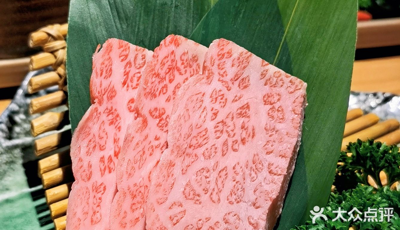极品M12霜降肋眼肉，吃在嘴里幸福感爆棚~