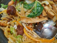 牛腩煲仔饭-卓雅桂林米粉