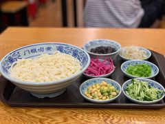 老北京炸酱面-门框胡同百年卤煮(新街口店)