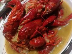 -虾弄弄海派小龙虾·牛羊蝎子火锅