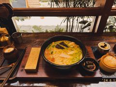 -银米·云南传统过桥米线(双廊黑金冠店)