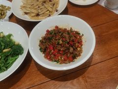 -黄泥岗·地道湖北菜(奥特莱斯店)