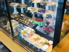 面包甜点陈列柜-星巴克(洛阳中州路王府井店)