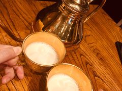 新疆奶茶-阿里家·新疆烤肉酒場 by MIG